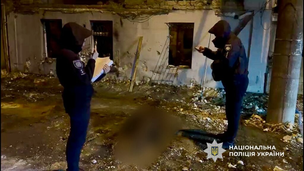 Разрушенные дома и оборванные жизни: одесские полицейские фиксируют последствия ночной атаки
