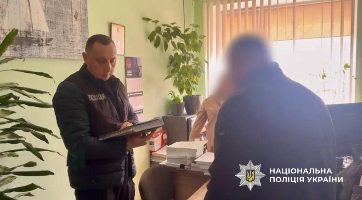 В Одесской области главу сельсовета, его бывшую тещу и депутата подозревают в земельной схеме