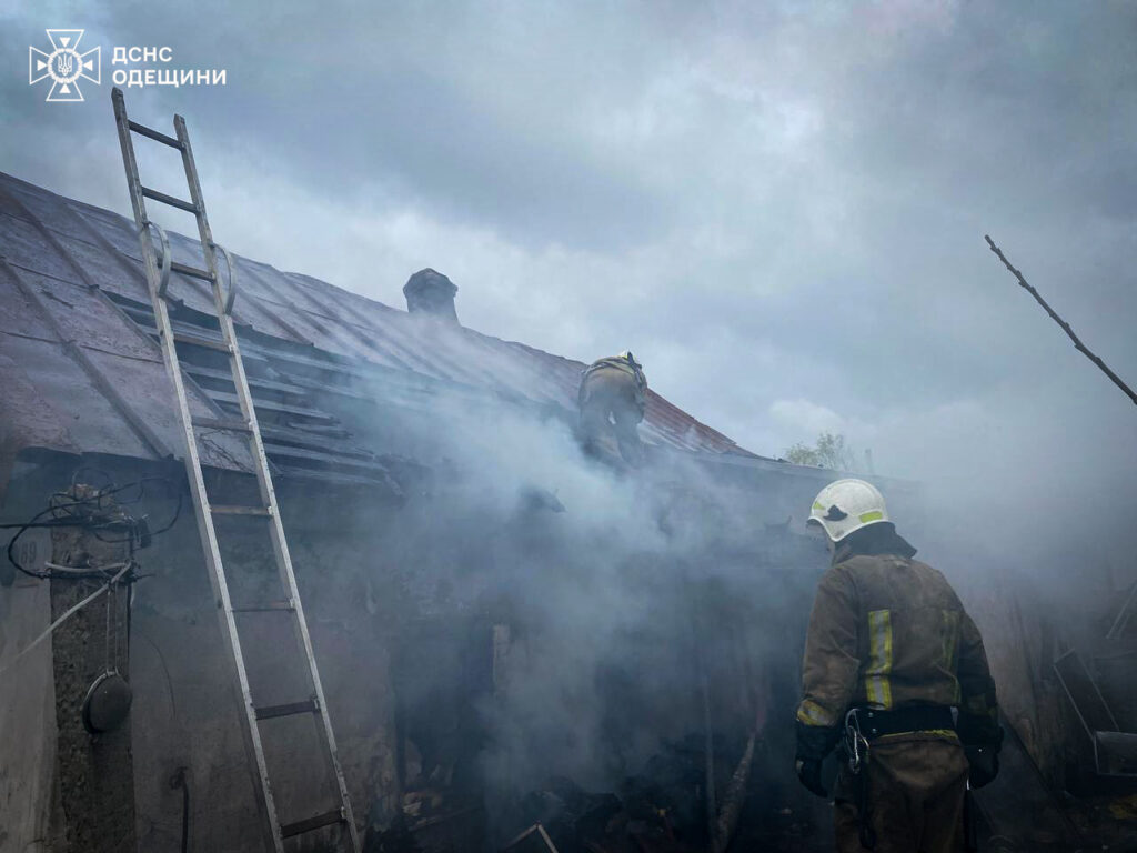 В Раздельной в результате пожара в частном доме пострадала женщина