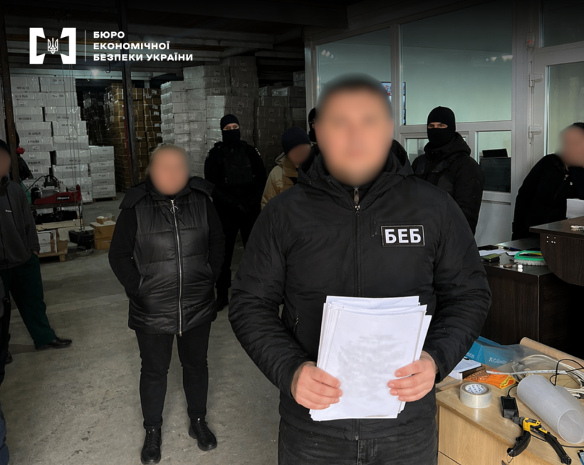 Трьох одеситок оштрафували за продаж контрафактного спортивного взуття з логотипами відомих брендів Трьох одеситок оштрафували за продаж контрафактного спортивного взуття з логотипами відомих брендів