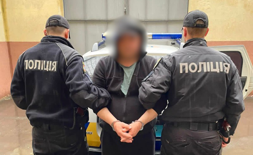 В Одессе задержали мужчину, который до смерти избил сожителя знакомой В Одессе задержали мужчину, который до смерти избил сожителя знакомой