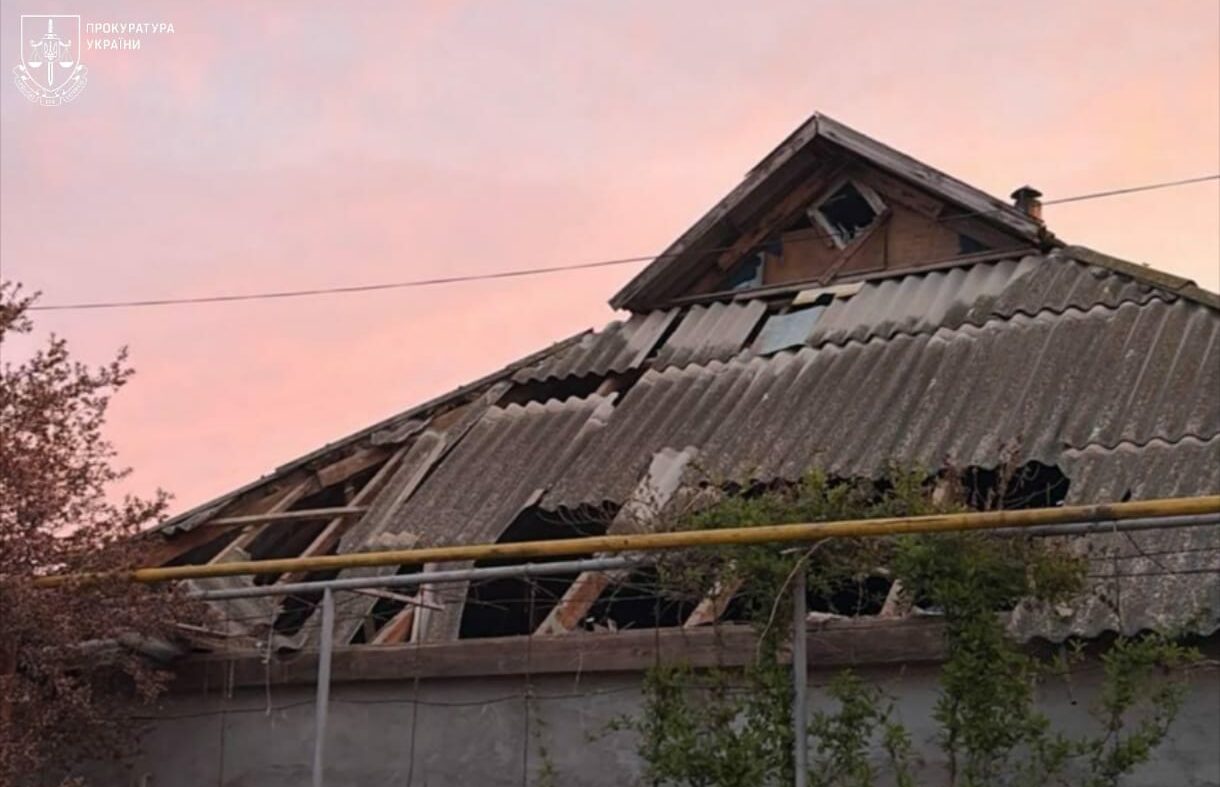 Раненый гражданский и поврежденные дома: прокуратура расследует удар по Одесской области