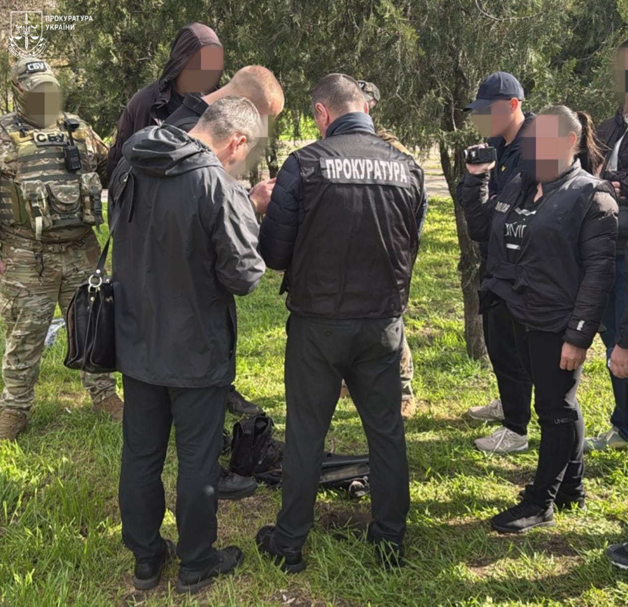 Вымогали деньги и угрожали «быстрой отправкой» на передовую: в Одессе СБУ задержала преступную группу из ТЦК Вымогали деньги и угрожали «быстрой отправкой» на передовую: в Одессе СБУ задержала преступную группу из ТЦК