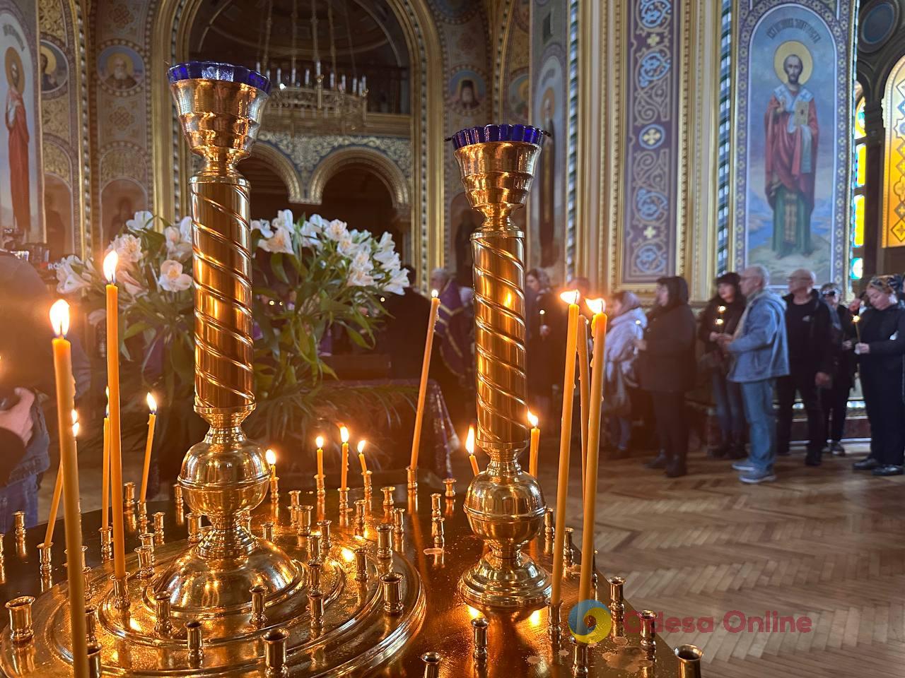 В Одесі простилися із зіркою «Масок» Володимиром Комаровим