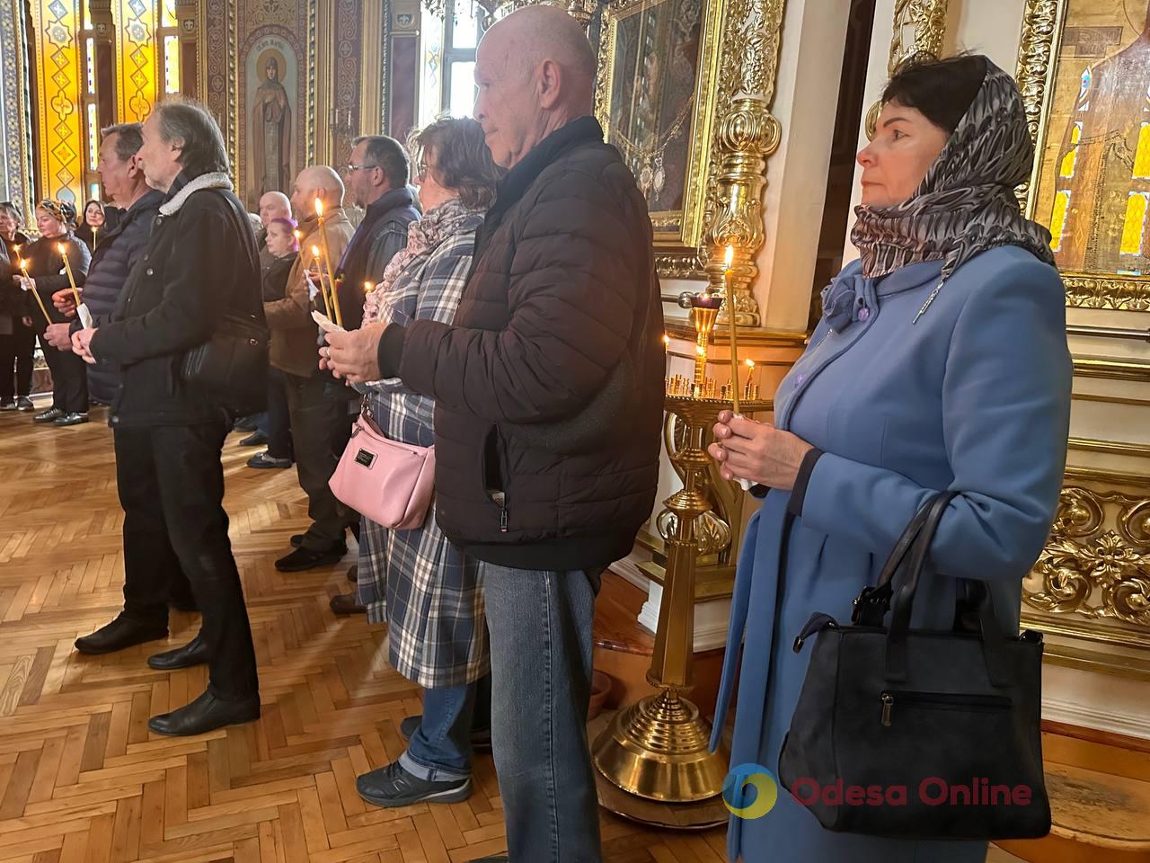 В Одесі простилися із зіркою «Масок» Володимиром Комаровим