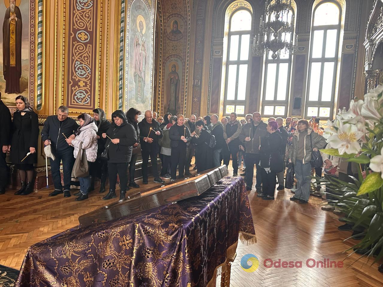 В Одесі простилися із зіркою «Масок» Володимиром Комаровим