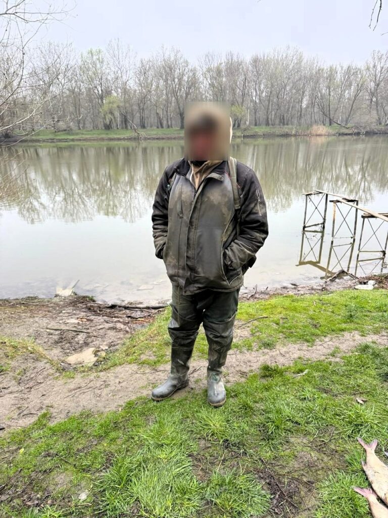 На Одещині викрили браконьєра з уловом ляща на 34 тисячі гривень В Одесской области разоблачили браконьера с уловом леща на 34 тысячи гривен