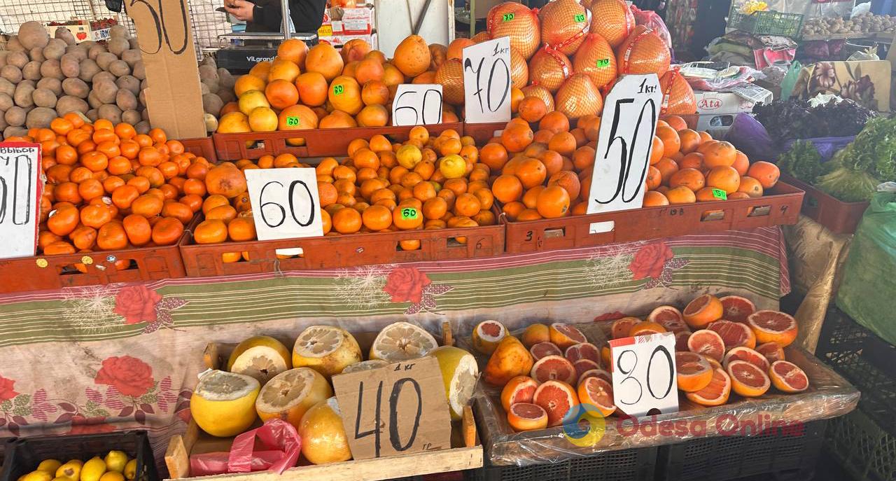 Верба, паска та зелень: актуальні ціни на одеському Привозі Верба, паска та зелень: актуальні ціни на одеському Привозі