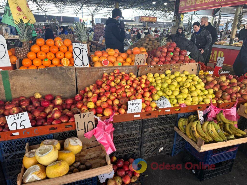 Верба, паска та зелень: актуальні ціни на одеському Привозі Верба, паска та зелень: актуальні ціни на одеському Привозі