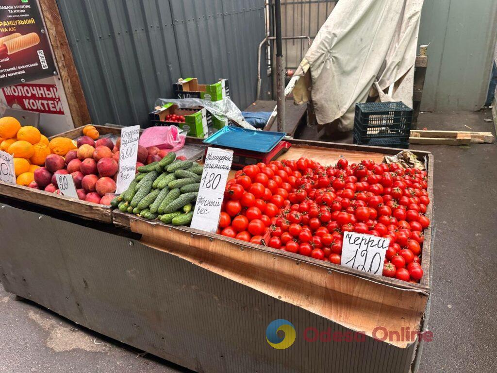 Верба, паска та зелень: актуальні ціни на одеському Привозі Верба, паска та зелень: актуальні ціни на одеському Привозі