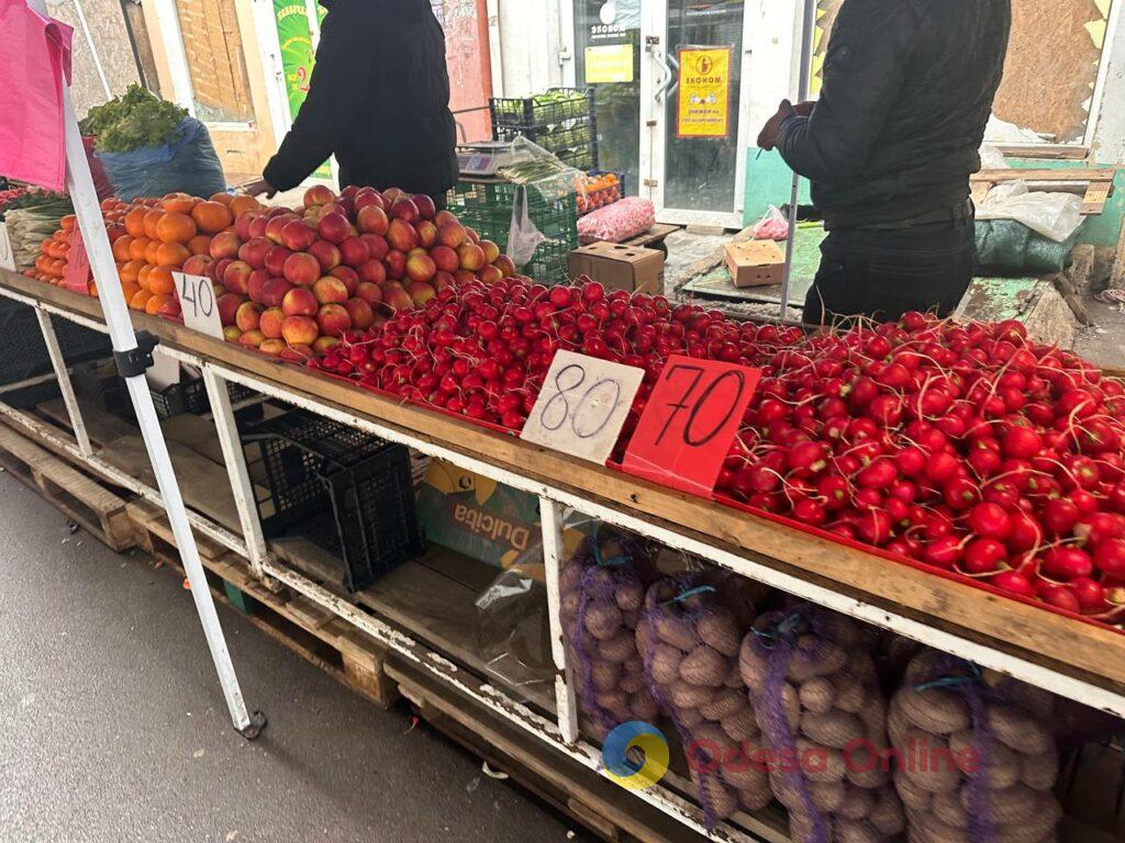 Верба, паска та зелень: актуальні ціни на одеському Привозі Верба, паска та зелень: актуальні ціни на одеському Привозі