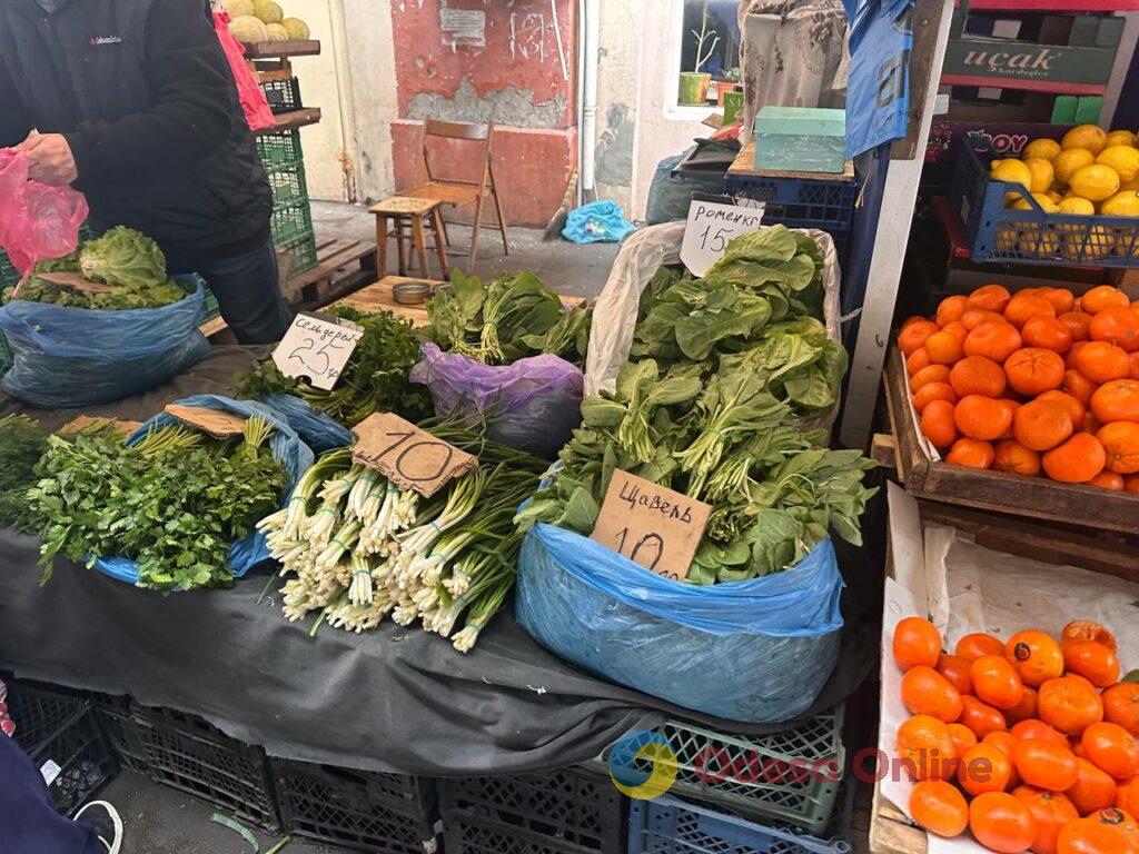 Верба, паска та зелень: актуальні ціни на одеському Привозі Верба, паска та зелень: актуальні ціни на одеському Привозі