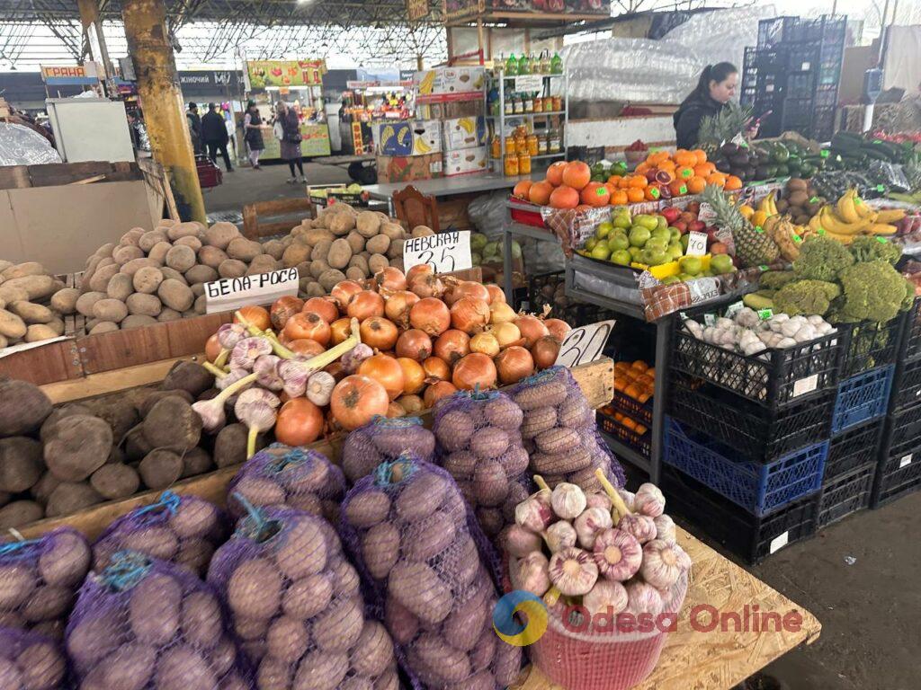 Верба, паска та зелень: актуальні ціни на одеському Привозі Верба, паска та зелень: актуальні ціни на одеському Привозі