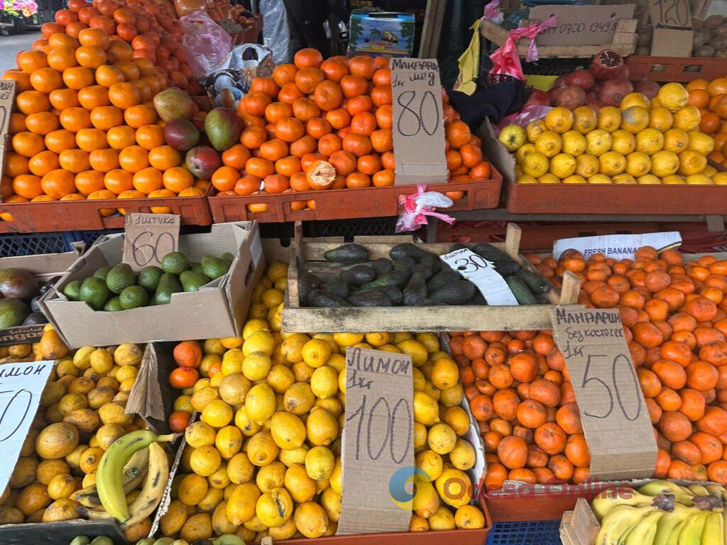 Верба, паска та зелень: актуальні ціни на одеському Привозі Верба, паска та зелень: актуальні ціни на одеському Привозі