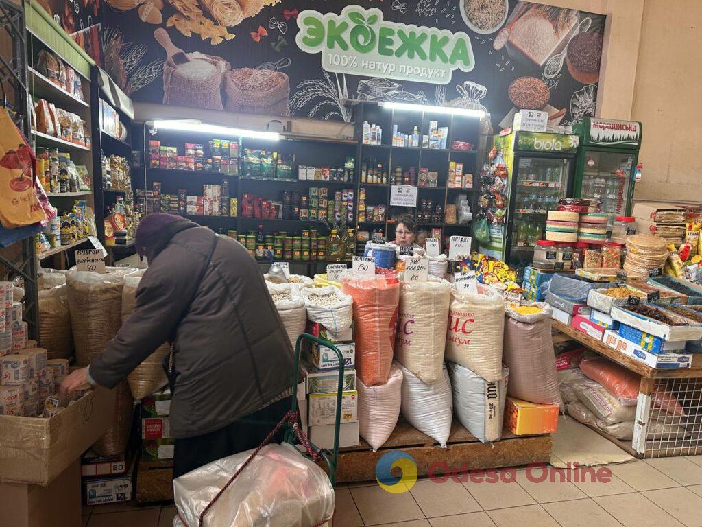 Верба, паска та зелень: актуальні ціни на одеському Привозі Верба, паска та зелень: актуальні ціни на одеському Привозі