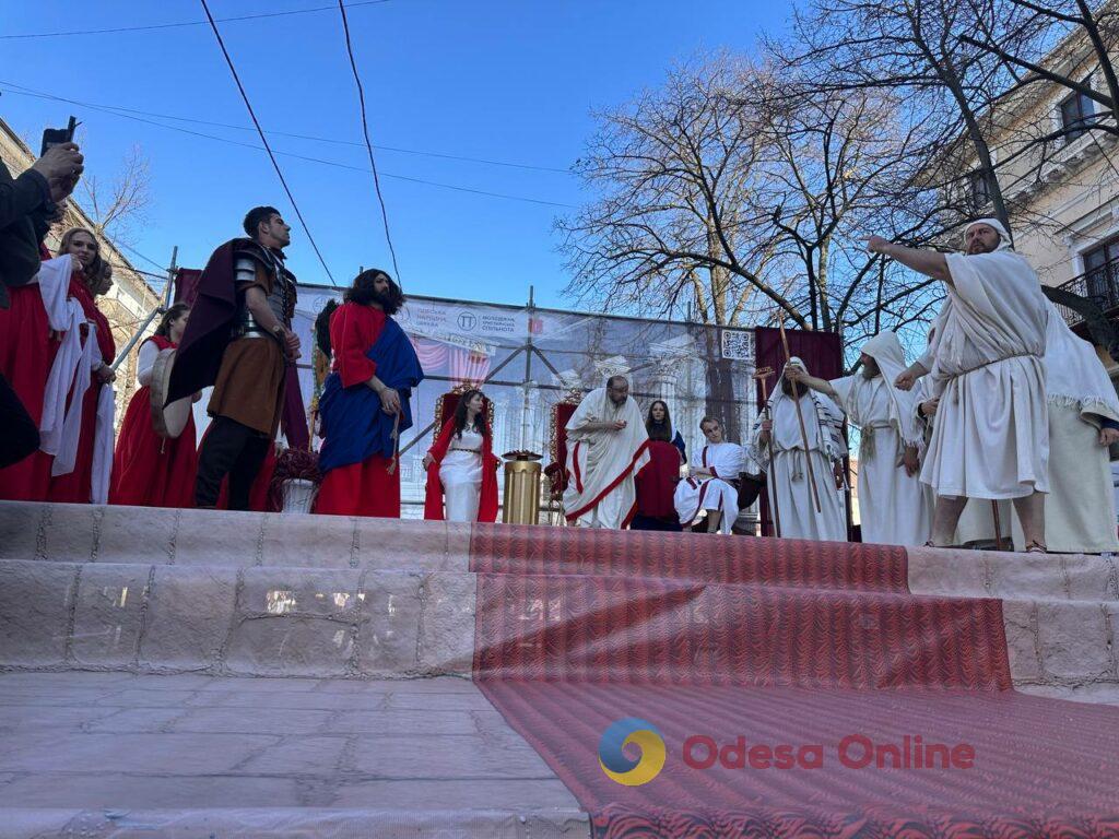 Великодня реконструкція в Одесі: понад 400 акторів оживили біблійні події (фото)