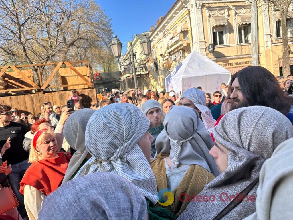 Великодня реконструкція в Одесі: понад 400 акторів оживили біблійні події (фото)