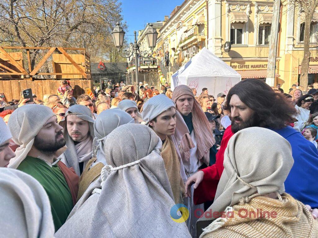 Великодня реконструкція в Одесі: понад 400 акторів оживили біблійні події (фото)