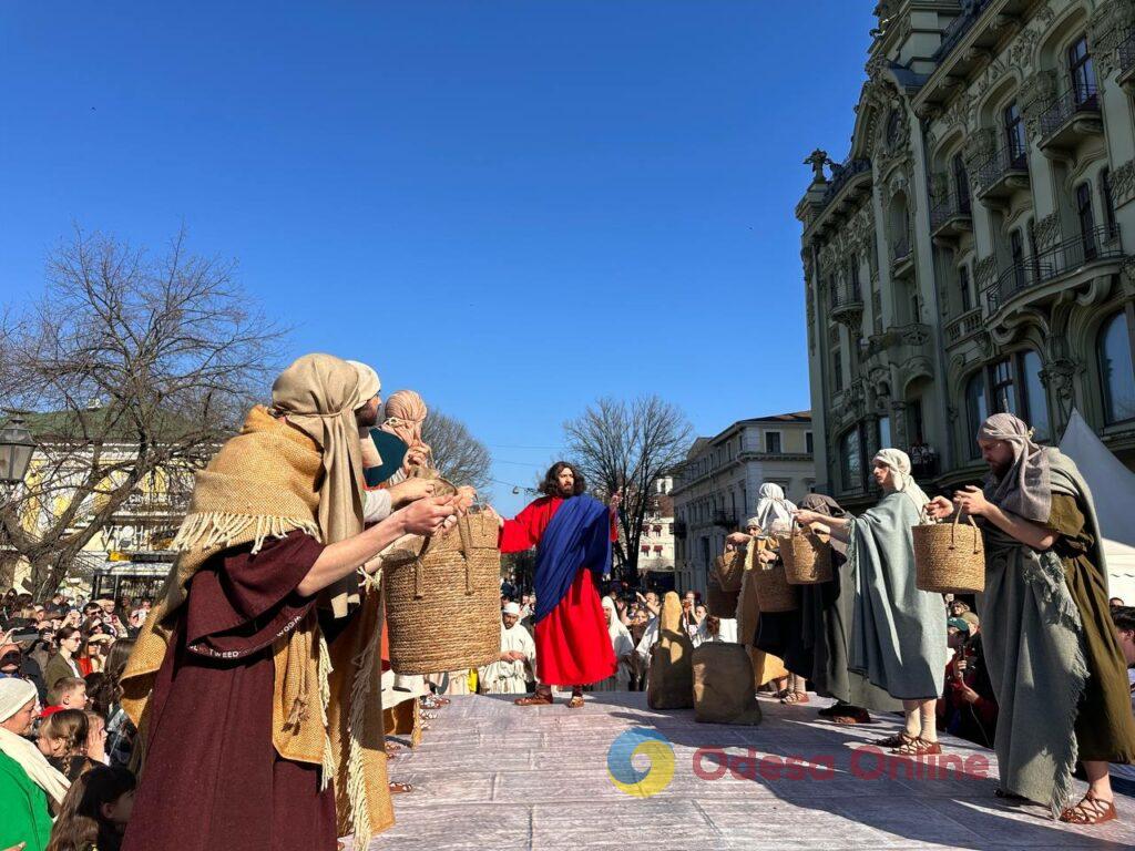 Пасхальная реконструкция в Одессе: более 400 актеров оживили библейские события (фото)