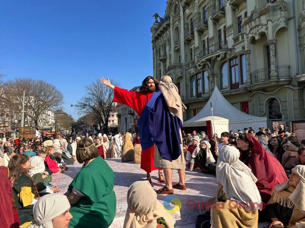 Пасхальная реконструкция в Одессе: более 400 актеров оживили библейские события (фото)