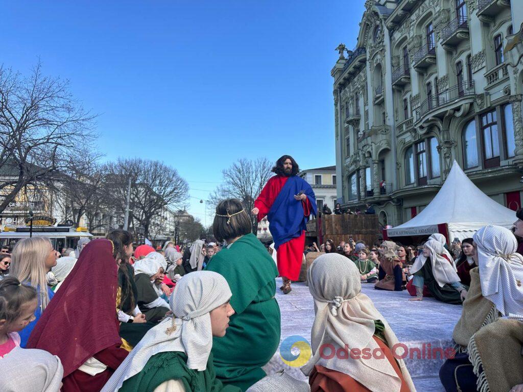 Пасхальная реконструкция в Одессе: более 400 актеров оживили библейские события (фото)