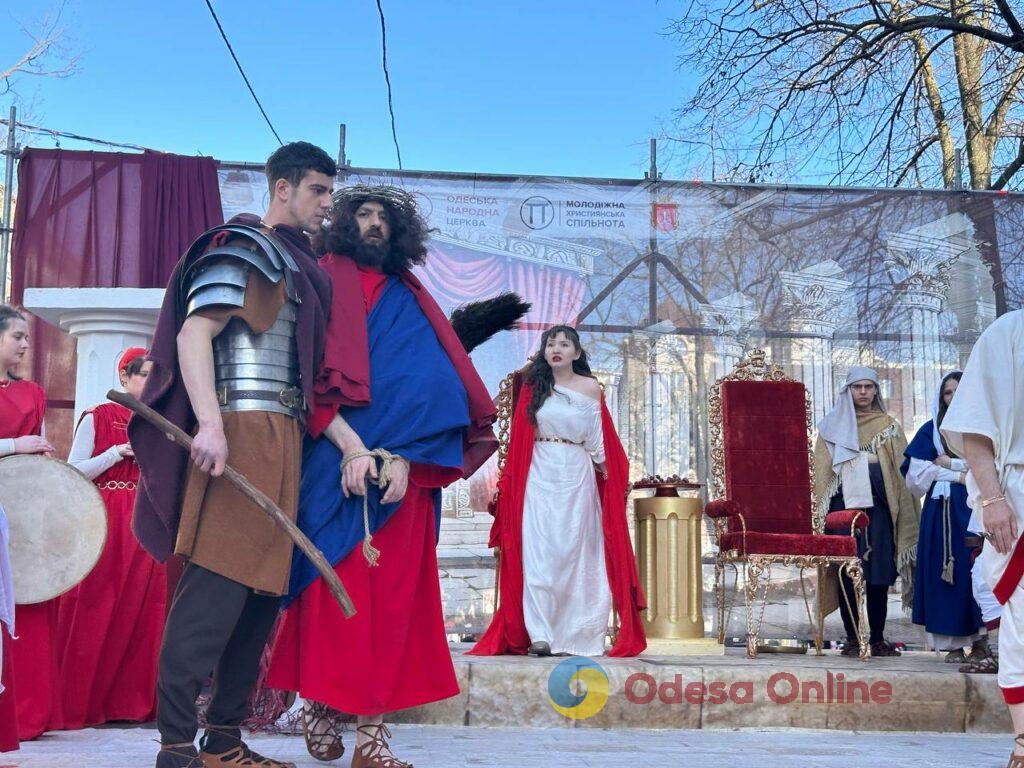 Пасхальная реконструкция в Одессе: более 400 актеров оживили библейские события (фото)