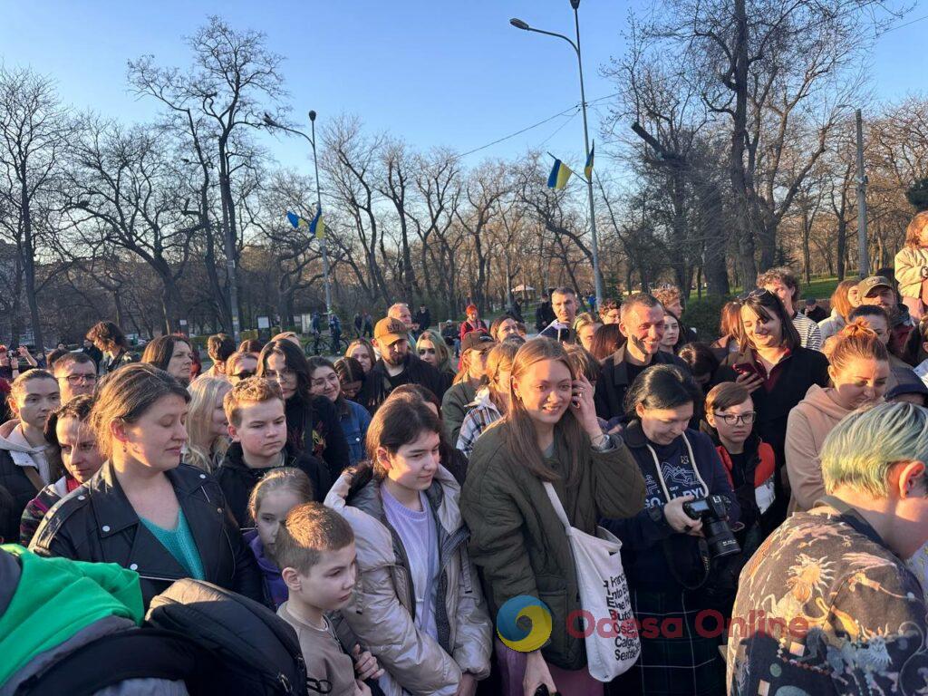 Вперше в Одесі: у парку Шевченка випустили на волю 27 врятованих кажанів