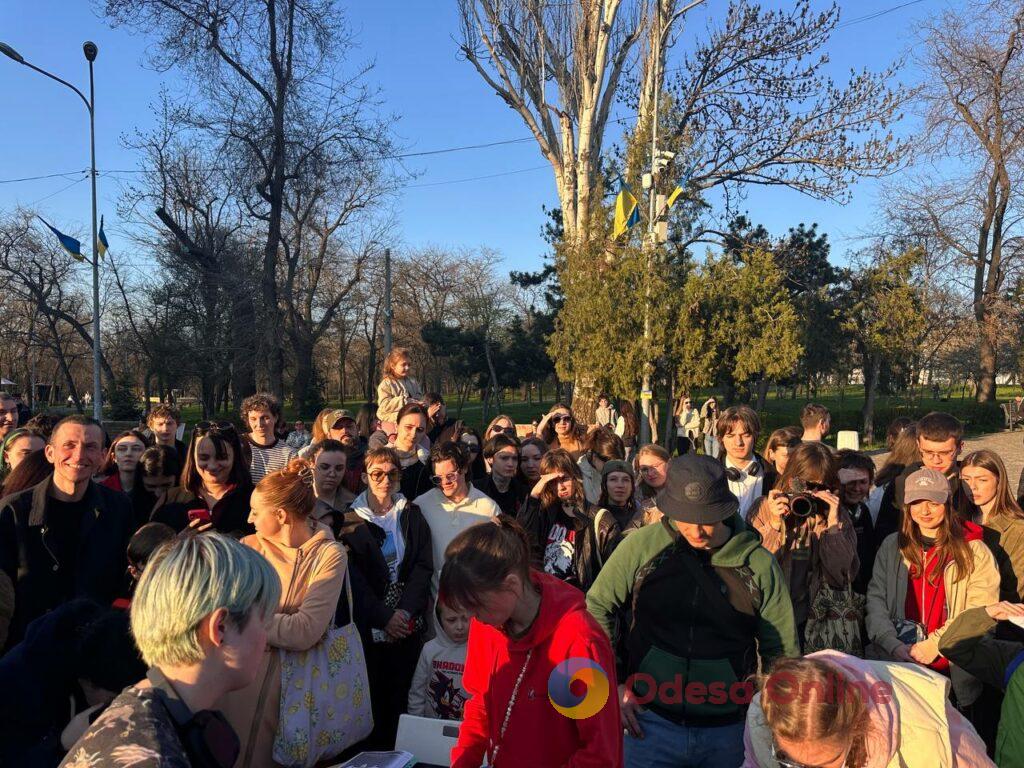 Вперше в Одесі: у парку Шевченка випустили на волю 27 врятованих кажанів