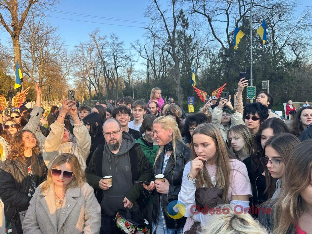 Вперше в Одесі: у парку Шевченка випустили на волю 27 врятованих кажанів Впервые в Одессе: в парке Шевченко выпустили на волю 27 спасенных летучих мышей