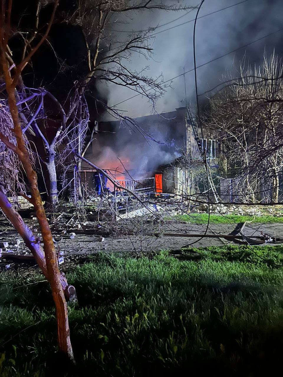 Внаслідок нічної атаки РФ по Одесі загинули троє людей, серед них дитина Внаслідок нічної атаки РФ по Одесі загинули троє людей, серед них дитина