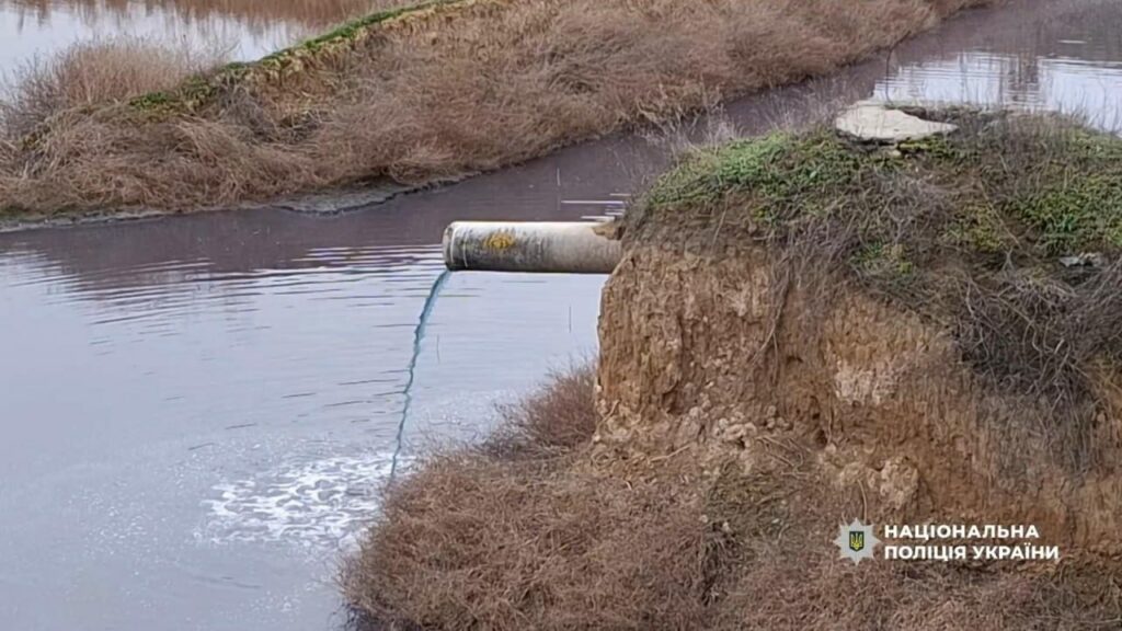 Виноробне підприємство отруїло майже гектар землі на Одещині: на директора чекає суд Виноробне підприємство отруїло майже гектар землі на Одещині: на директора чекає суд
