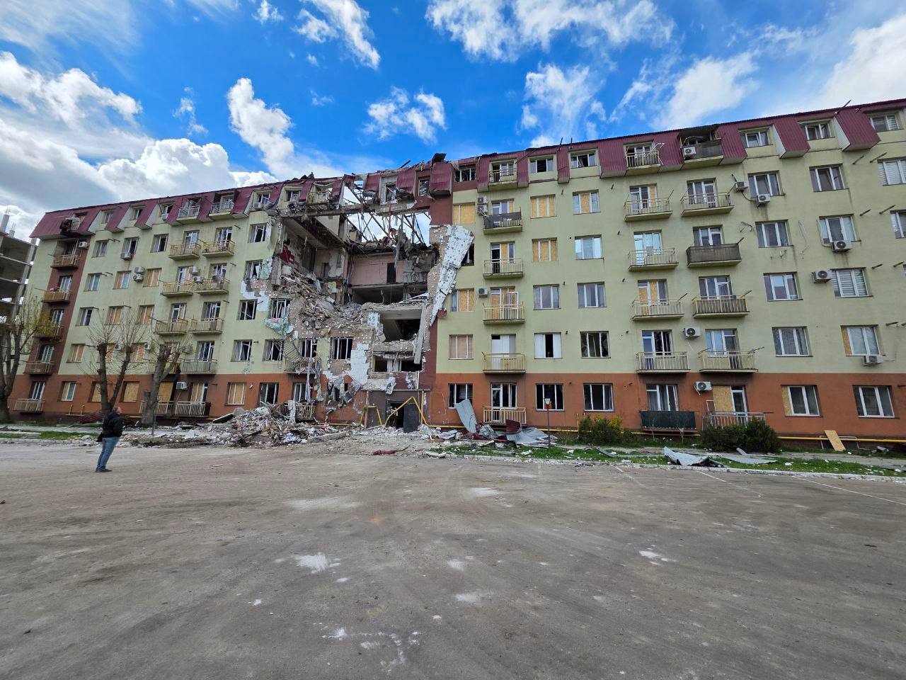 Третьи сутки ликвидации последствий атаки в Одессе: шесть домов разрушены полностью Третьи сутки ликвидации последствий атаки в Одессе: шесть домов разрушены полностью