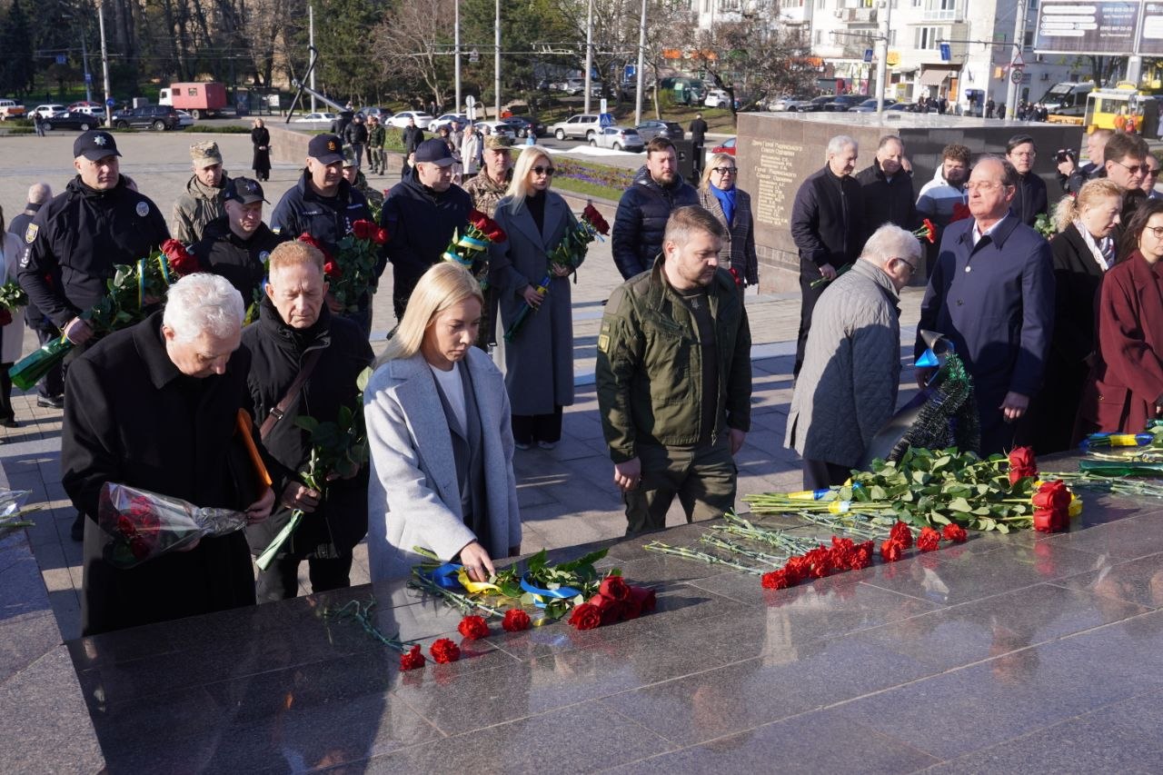 В Одессе отметили 82-ю годовщину освобождения от оккупации (фото) В Одессе отметили 82-ю годовщину освобождения от оккупации (фото)