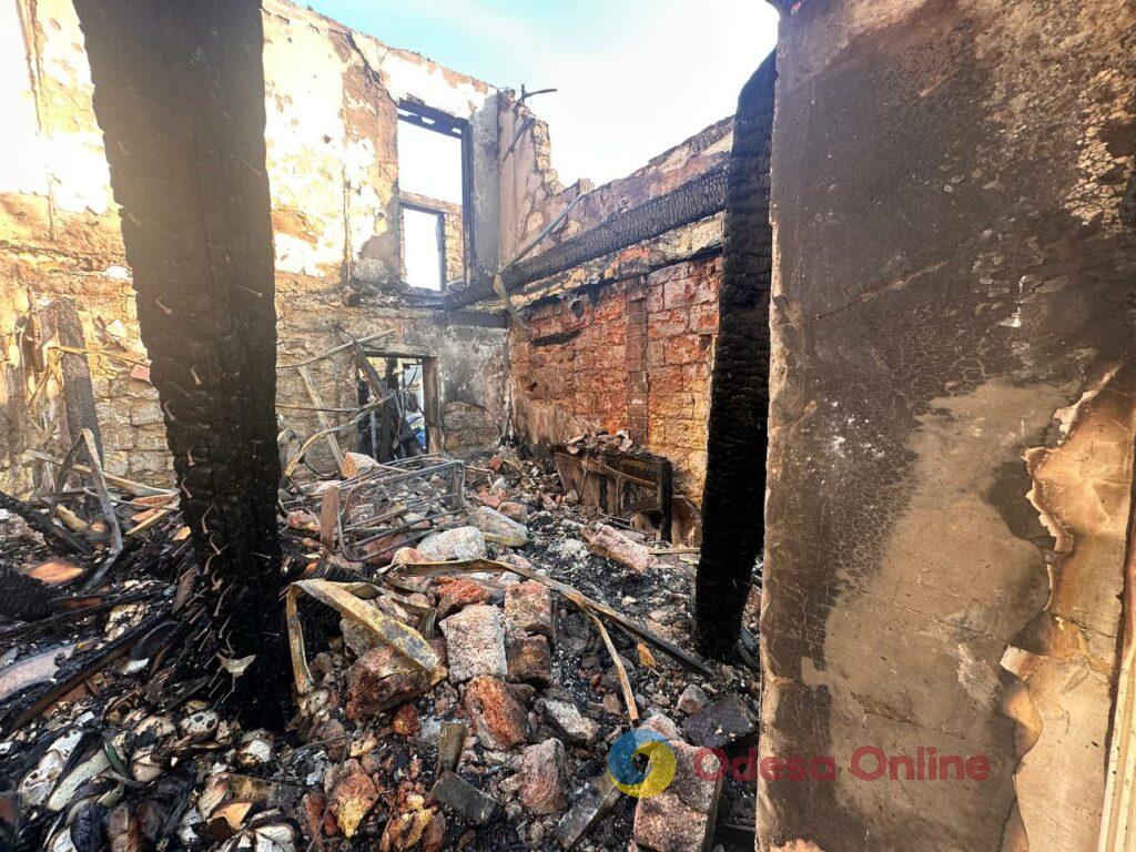 Нічний удар по Одесі: під завалами зруйнованого будинку загинуло подружжя Ночной удар по Одессе: под завалами разрушенного дома погибли супруги