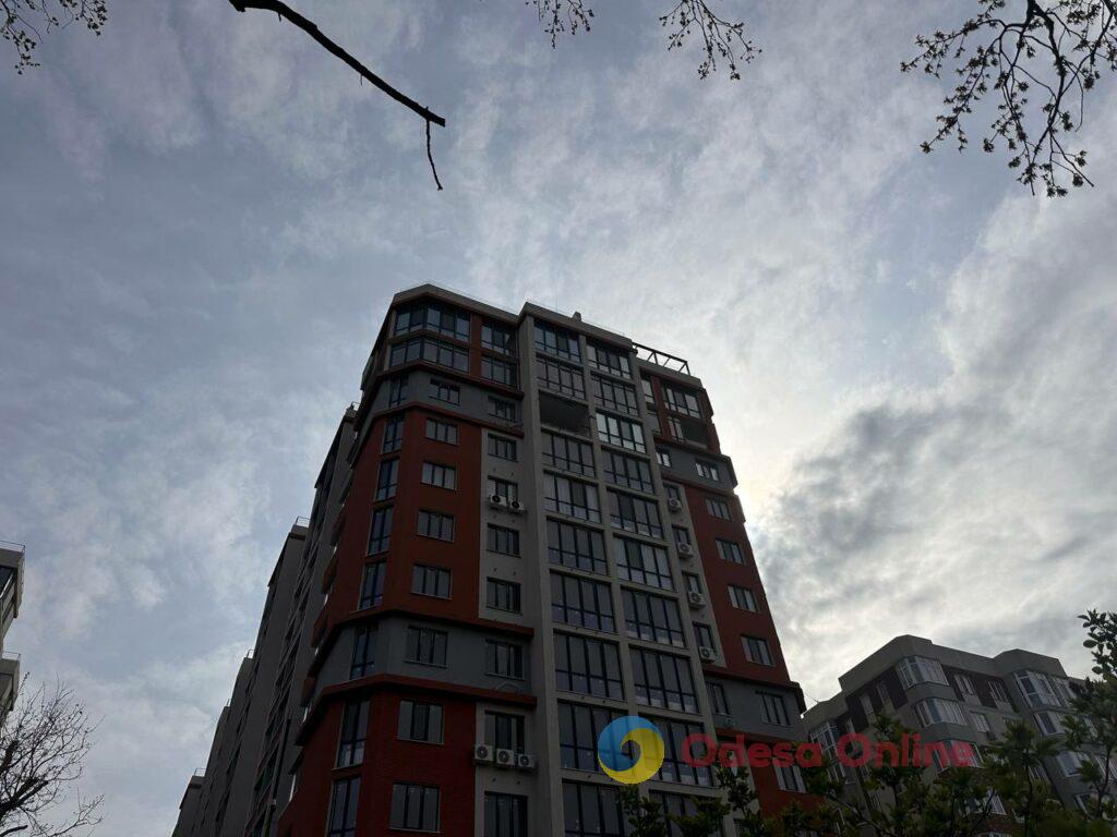 Наслідки атаки БпЛА по Одесі: фоторепортаж зсередини зруйнованої квартири Последствия атаки БпЛА по Одессе: фоторепортаж изнутри разрушенной квартиры