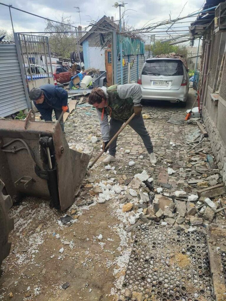 Более 90 разбитых окон и полностью уничтоженный дом: последствия ночного удара по Одессе