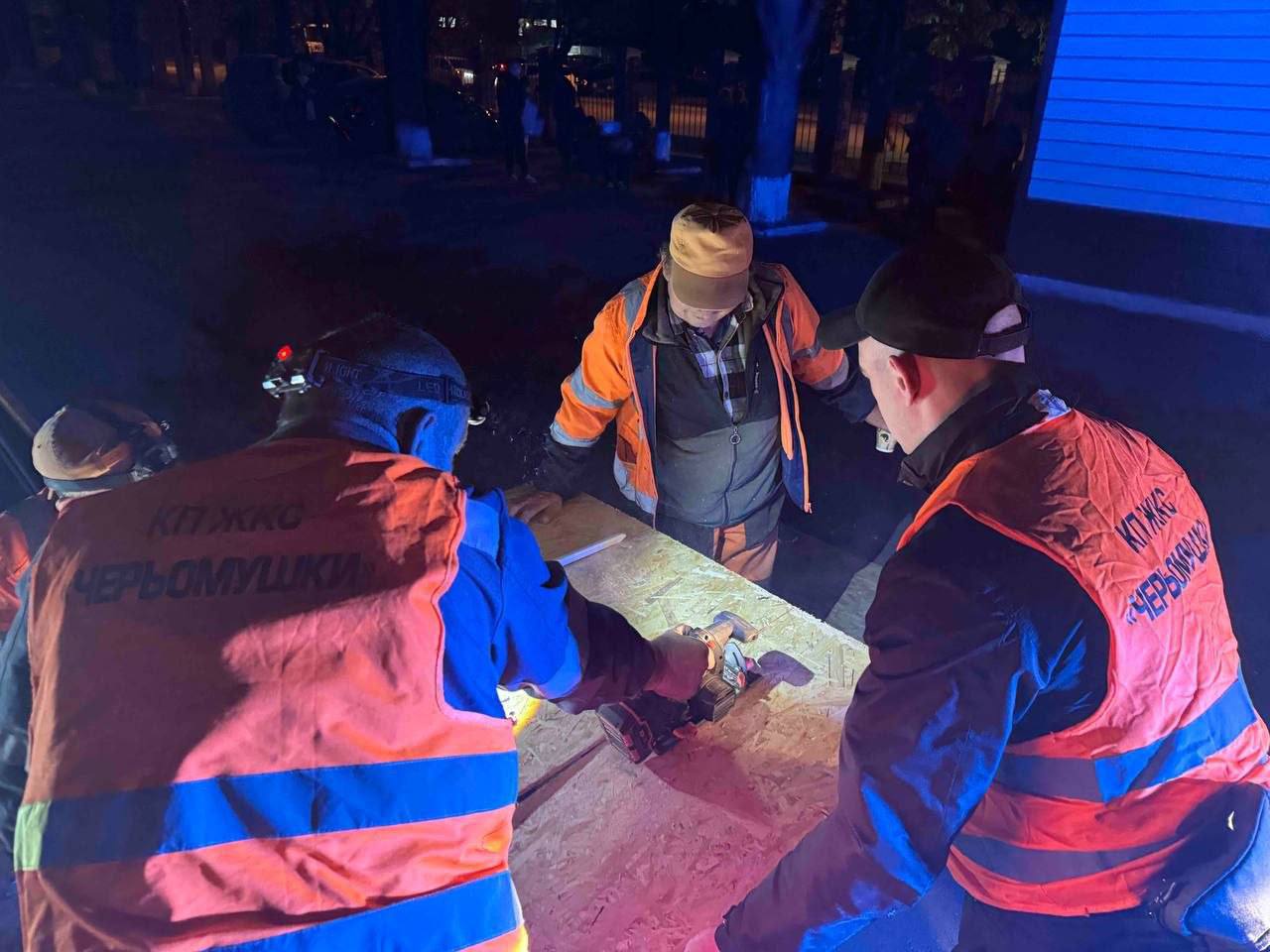 РФ атакувала Одесу: є влучання у житлову дев’ятиповерхівку (оновлено)