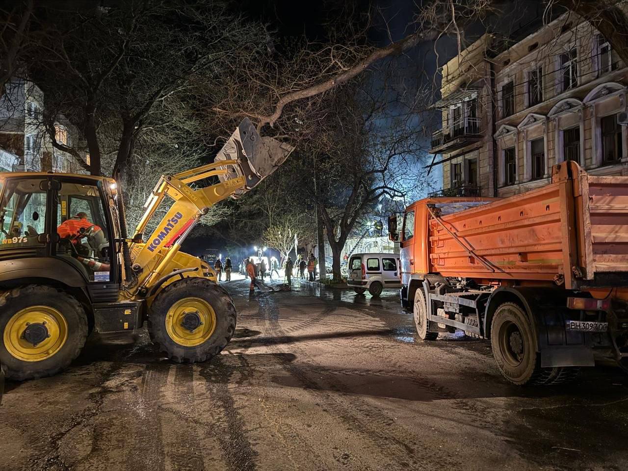 Внаслідок атаки РФ в Одесі загинуло літнє подружжя, значних пошкоджень зазнали житлові будинки Внаслідок атаки РФ в Одесі загинуло літнє подружжя, значних пошкоджень зазнали житлові будинки