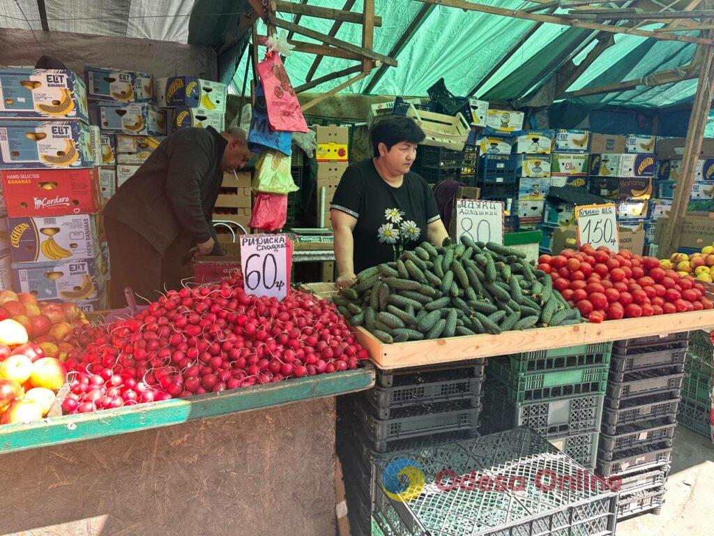 Молодая картошка, клубника и кабачок: актуальные цены на одесском Привозе