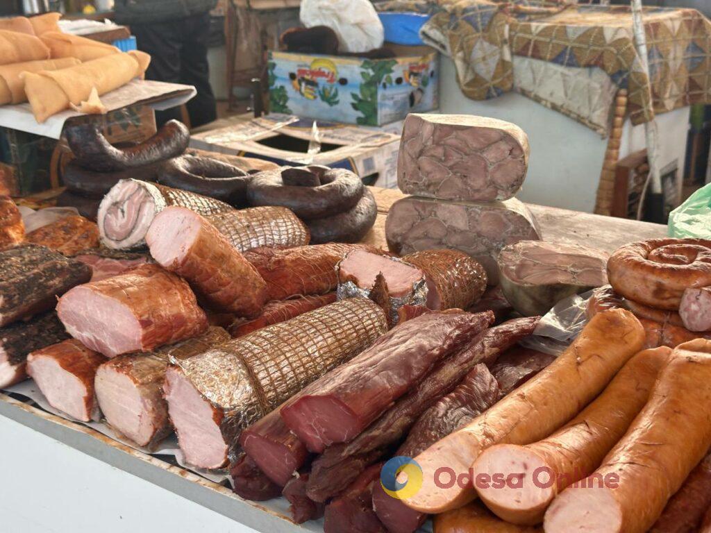 Молодая картошка, клубника и кабачок: актуальные цены на одесском Привозе