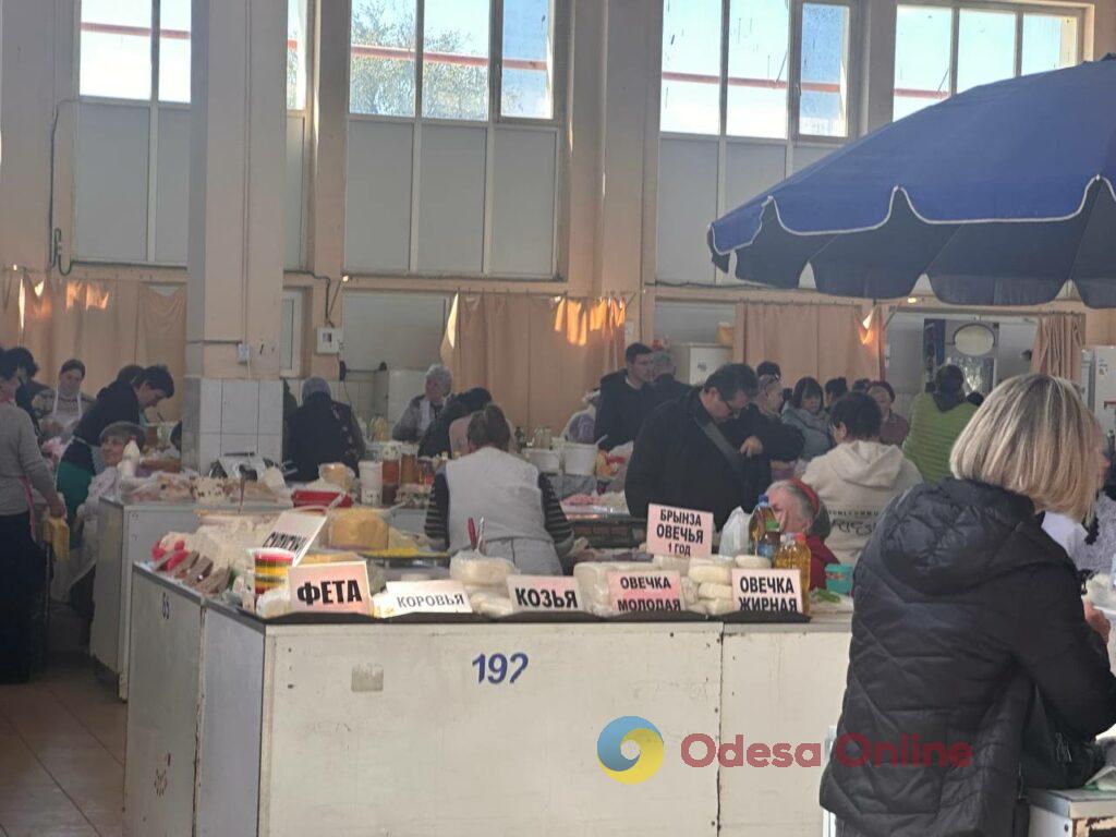 Молодая картошка, клубника и кабачок: актуальные цены на одесском Привозе