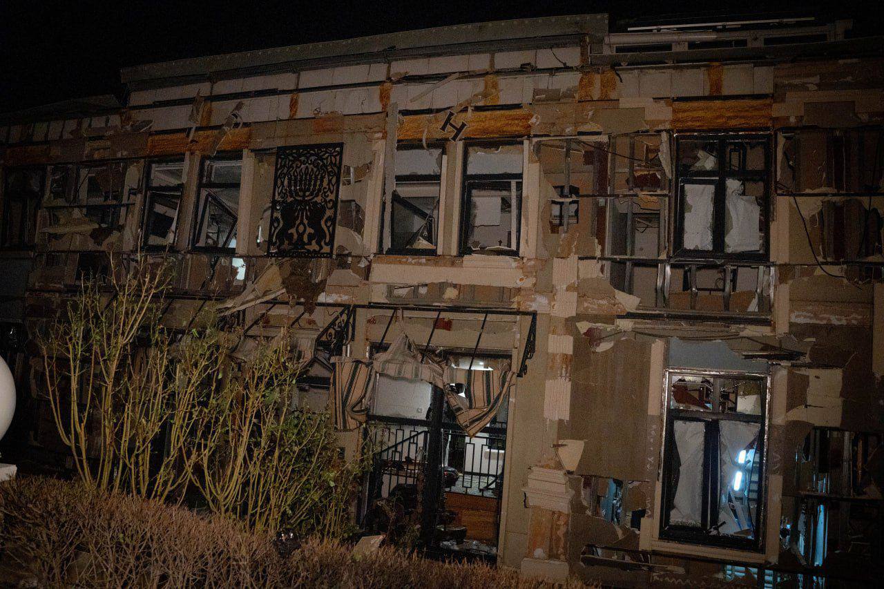 Ночью РФ атаковала Одессу – 11 человек пострадали, повреждены жилые дома, отель, фуникулер