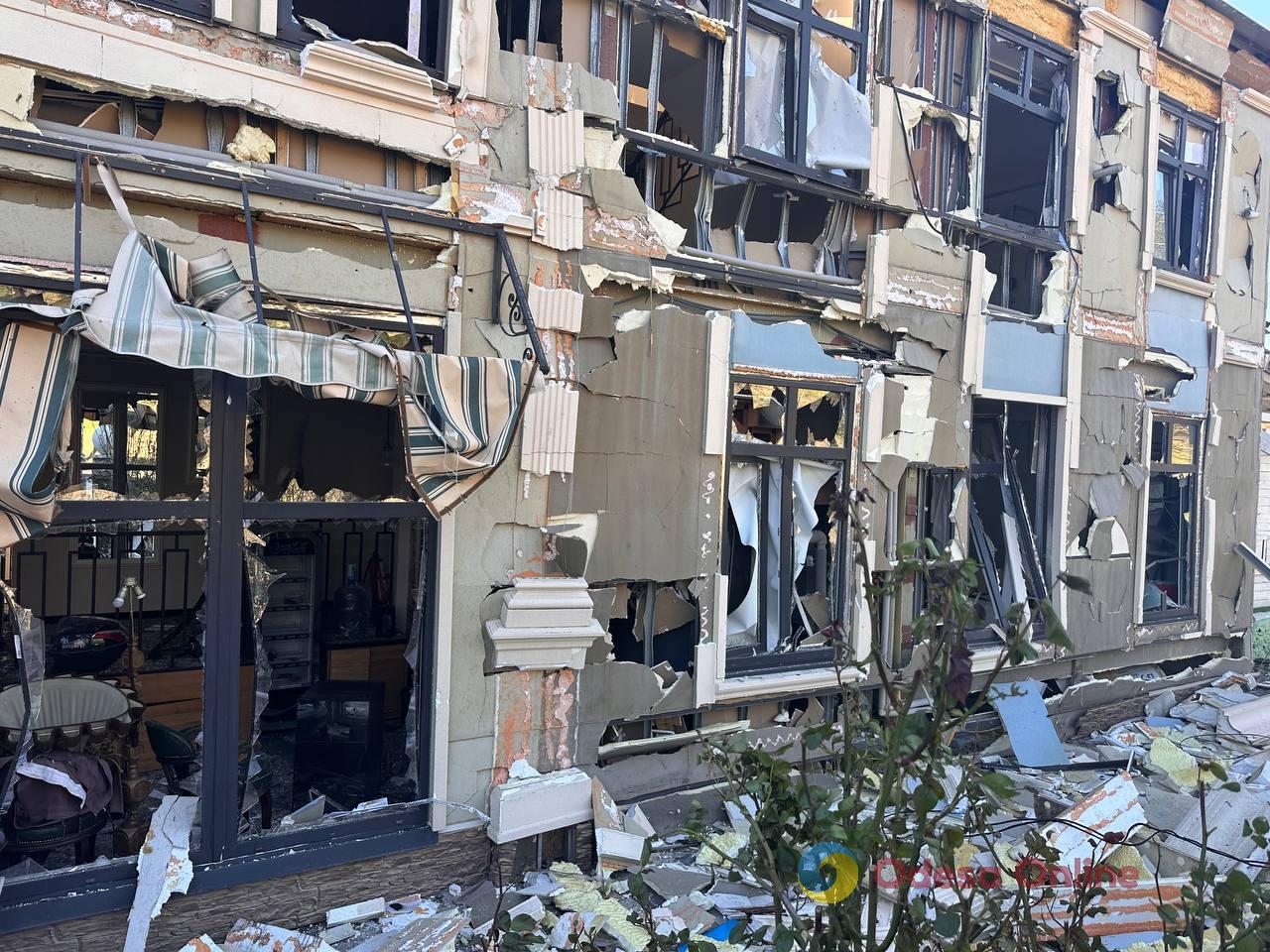 Атака на Одесу в ніч на 27 квітня: фото наслідків та розповіді очевидців Атака на Одесу в ніч на 27 квітня: фото наслідків та розповіді очевидців