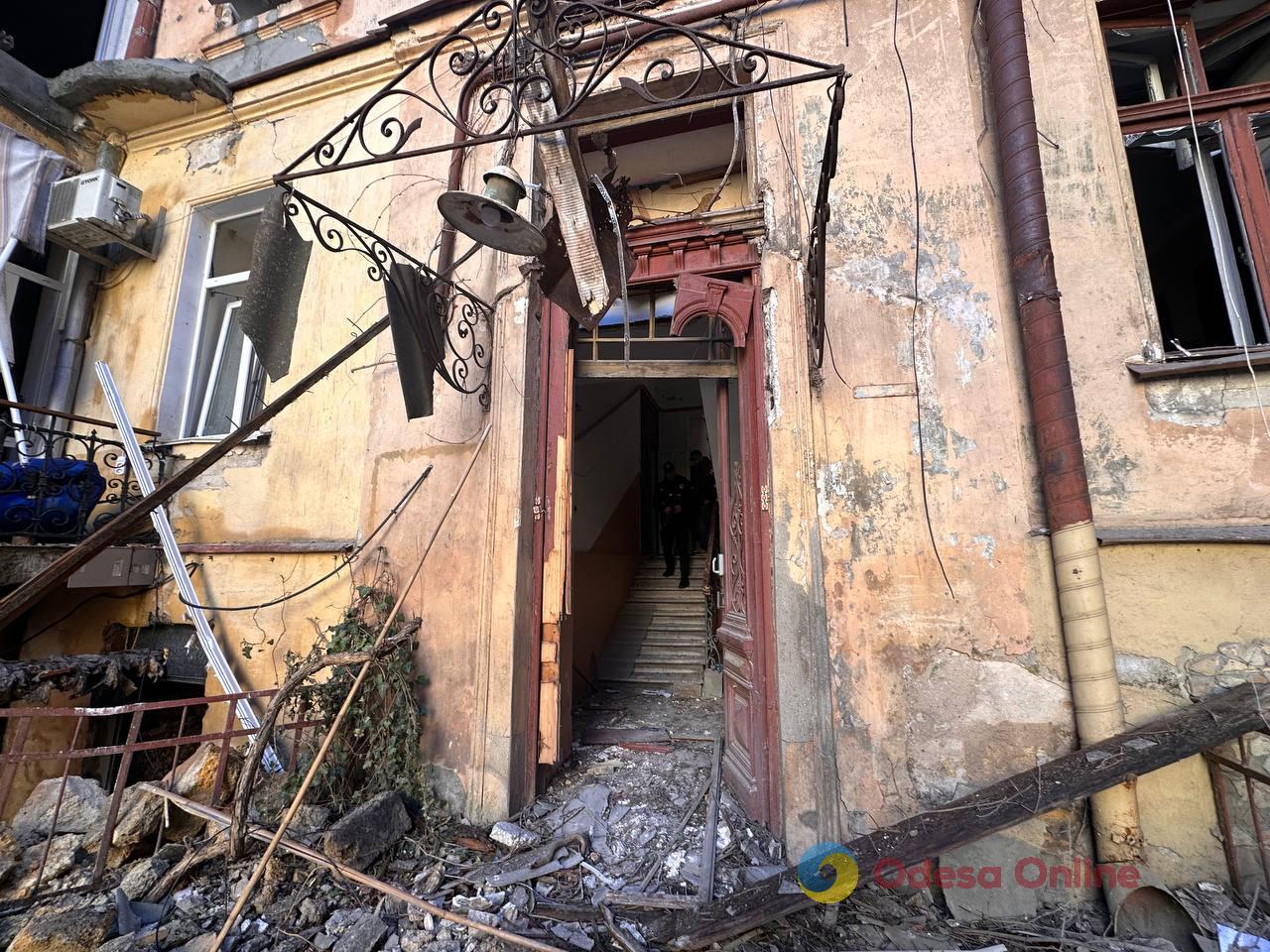 Атака на Одесу в ніч на 27 квітня: фото наслідків та розповіді очевидців Атака на Одесу в ніч на 27 квітня: фото наслідків та розповіді очевидців
