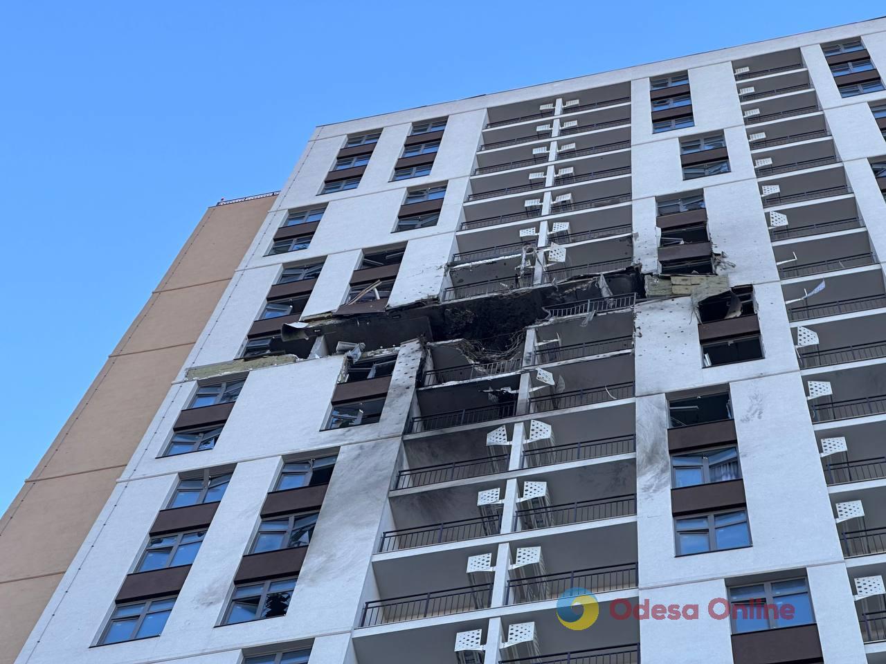 Фото недели в Одессе: майский город и последствия вражеских атак