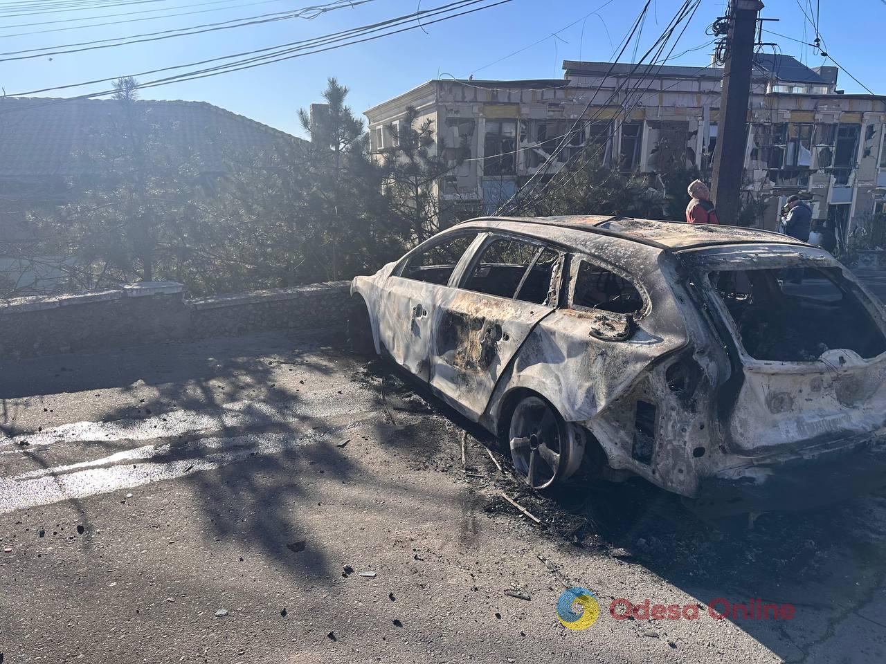 Атака на Одесу в ніч на 27 квітня: фото наслідків та розповіді очевидців Атака на Одесу в ніч на 27 квітня: фото наслідків та розповіді очевидців