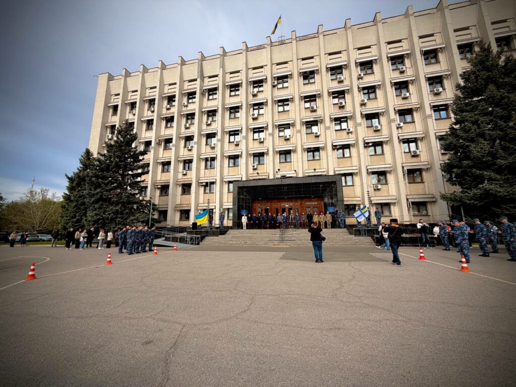 В Одесі урочисто підняли прапор ВМС ЗСУ (фото)
