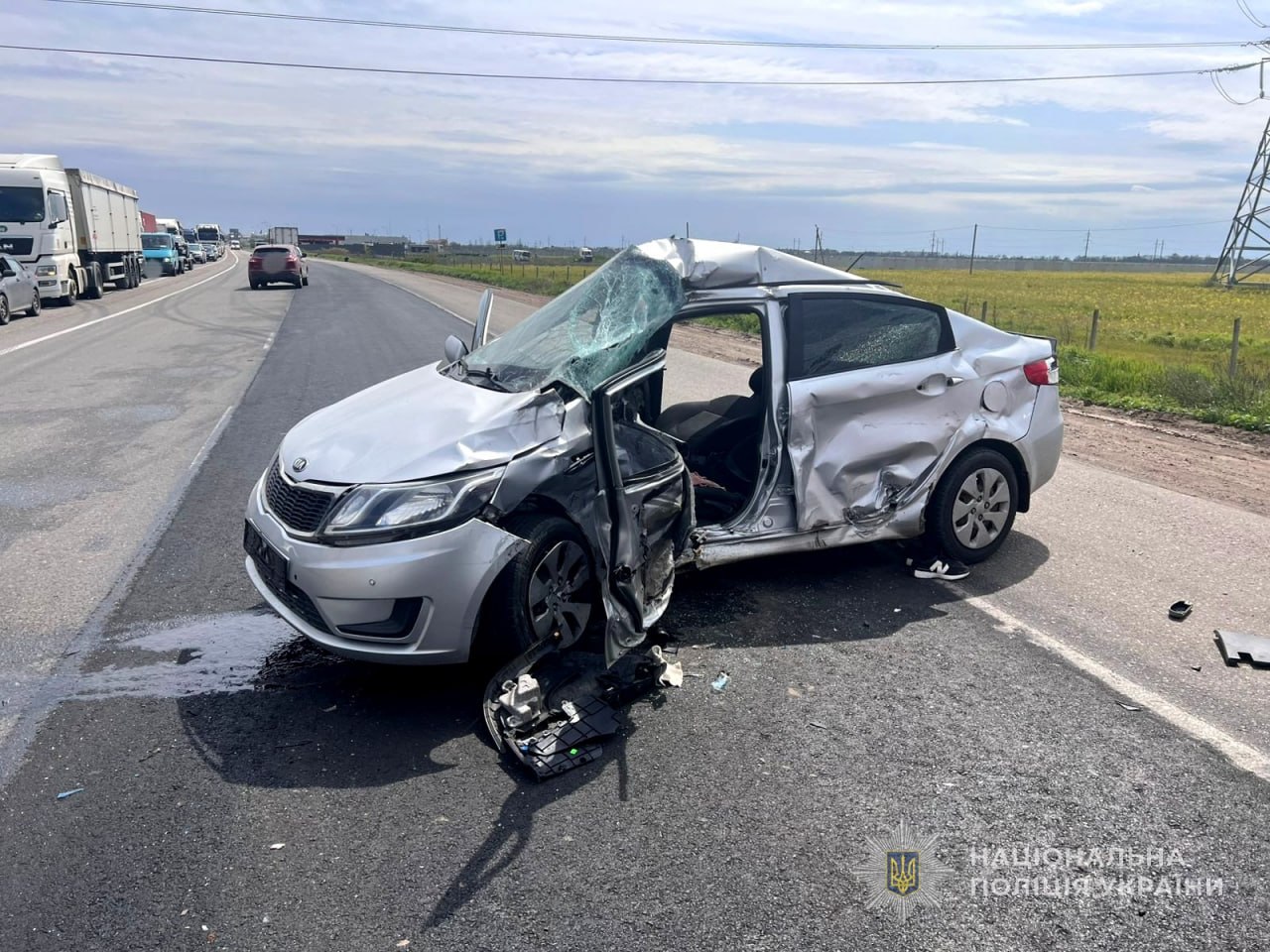 ДТП с участием фуры и легковушки произошло на объездной дороге Одессы ДТП с участием фуры и легковушки произошло на объездной дороге Одессы