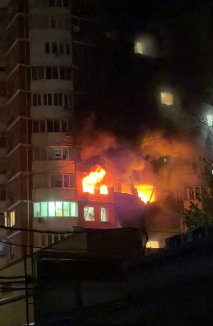 Ночью РФ массированно атаковала Одессу: 18 человек пострадали, повреждены жилые дома, отель и детсад Ночью РФ массированно атаковала Одессу: 18 человек пострадали, повреждены жилые дома, отель и детсад