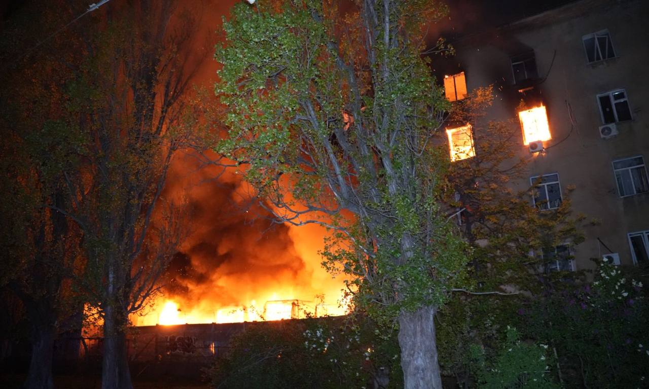 Ночью РФ массированно атаковала Одессу: 18 человек пострадали, повреждены жилые дома, отель и детсад Ночью РФ массированно атаковала Одессу: 18 человек пострадали, повреждены жилые дома, отель и детсад